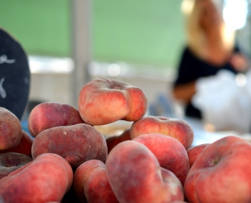 Peaches, Liberation Market, Nice